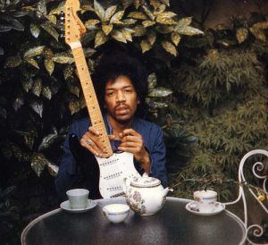 Jimi-Hendrix-by-Monika-Danneman-London-Sep.17-1970